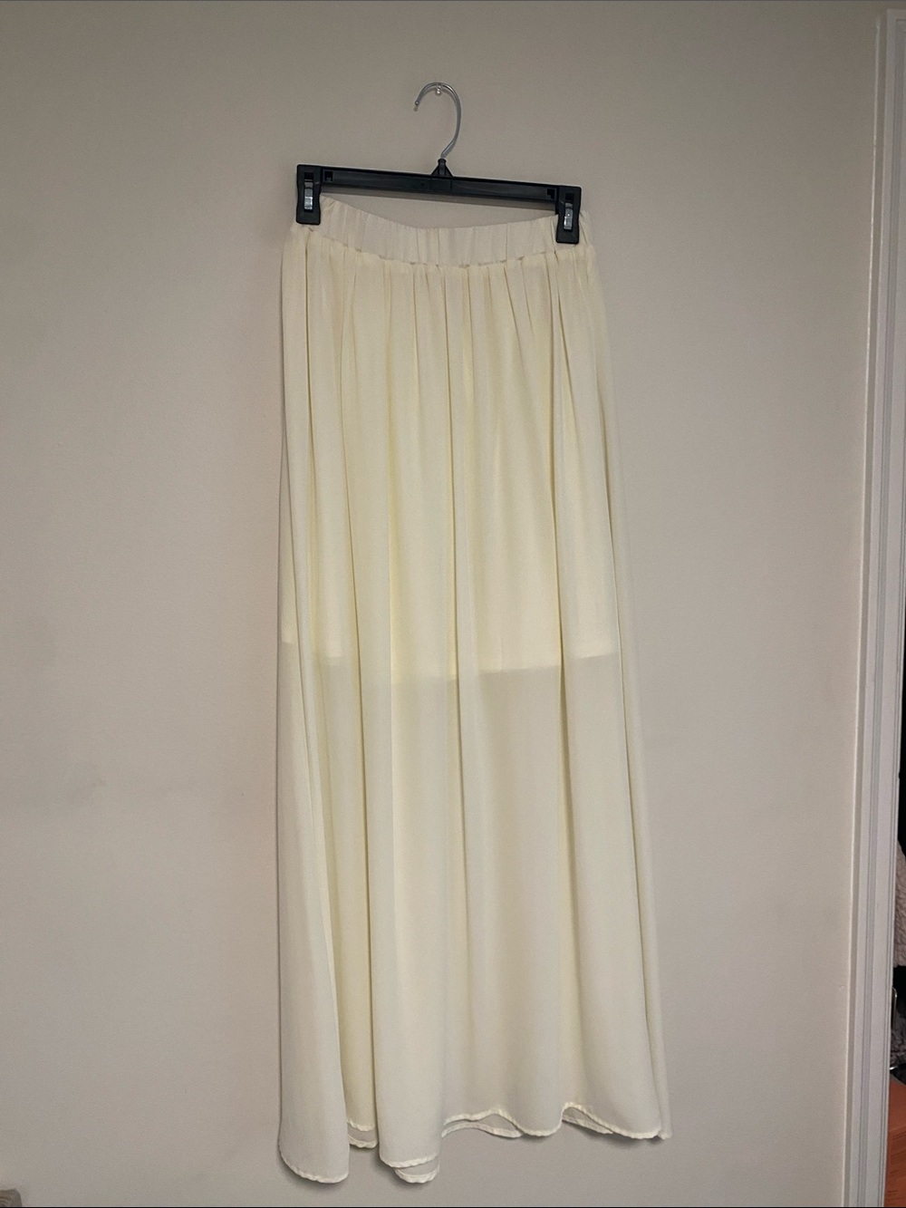 Elegant Cream Maxi Skirt with Soft Gathered Waist